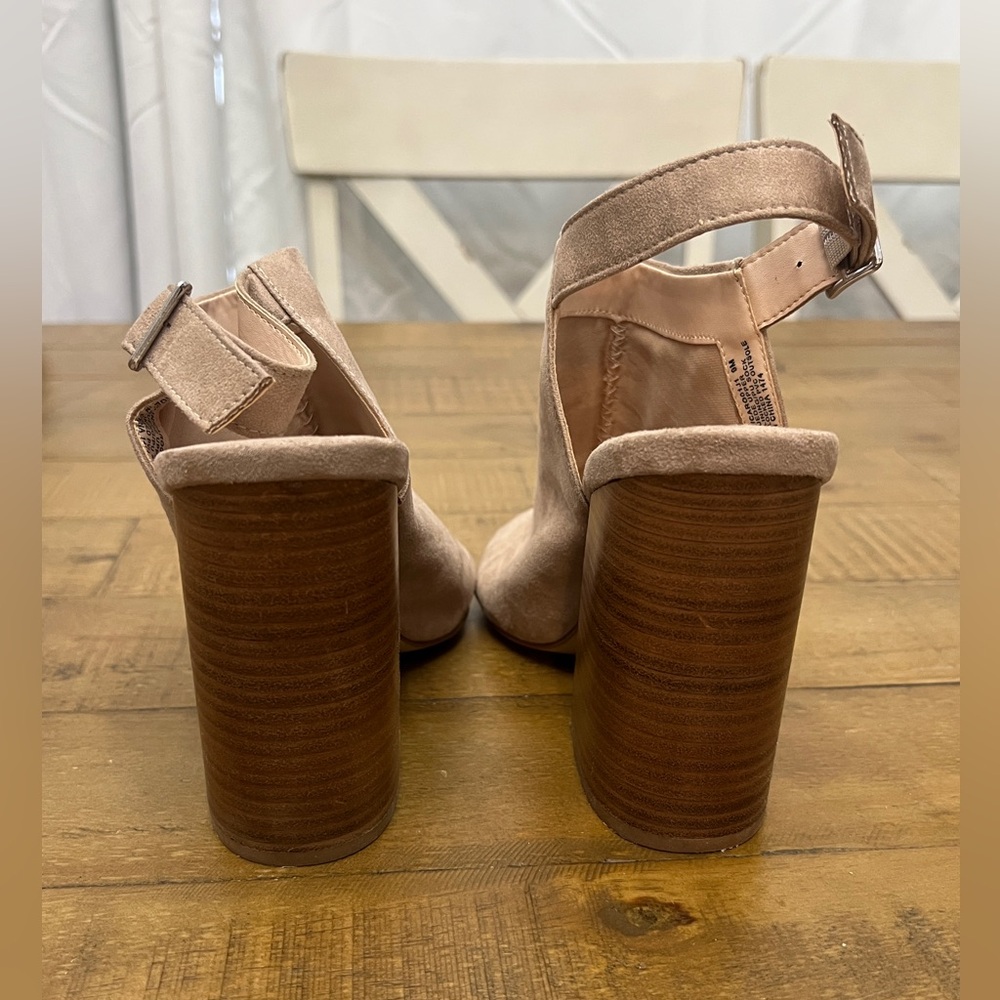 Women’s Madden Girl Tan Block Heels Size 9M - Picture 9 of 11